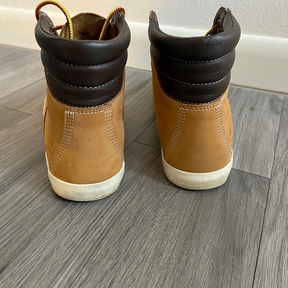 Timberlands - Picture 5 of 5